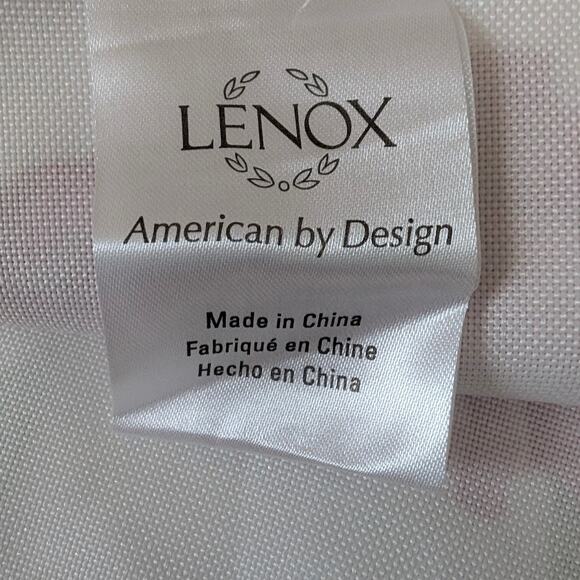 Lenox Butterfly Meadow Tablecloth – 52” x 70” - Picture 3 of 5